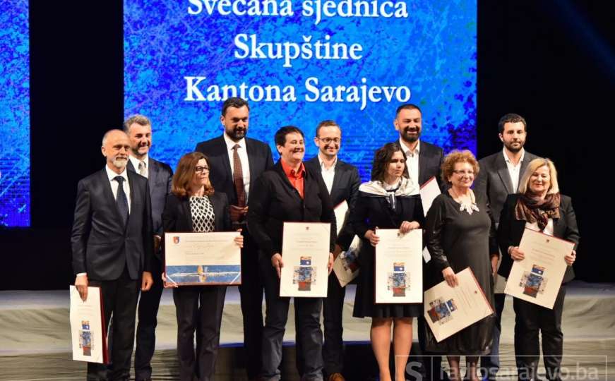 Svečana sjednica Skupštine Kantona Sarajevo: Plakete i priznanja za zaslužne